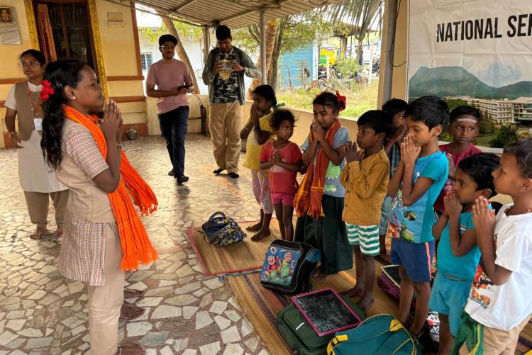 Ettimadi Govt School children teaching